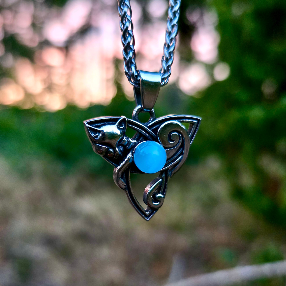 Necklace "Freya's cat"