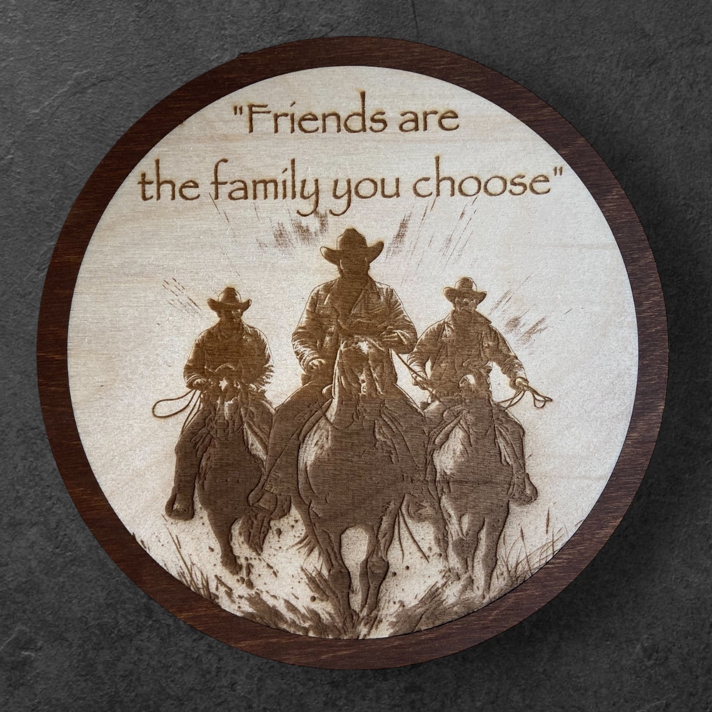 Väggdekoration "Friends are the Family you choose"