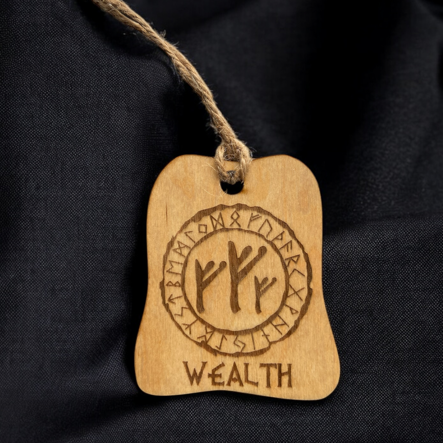 Nordic Rune Amulet โ Protection and strength in an elegant design ๐ฟโจ