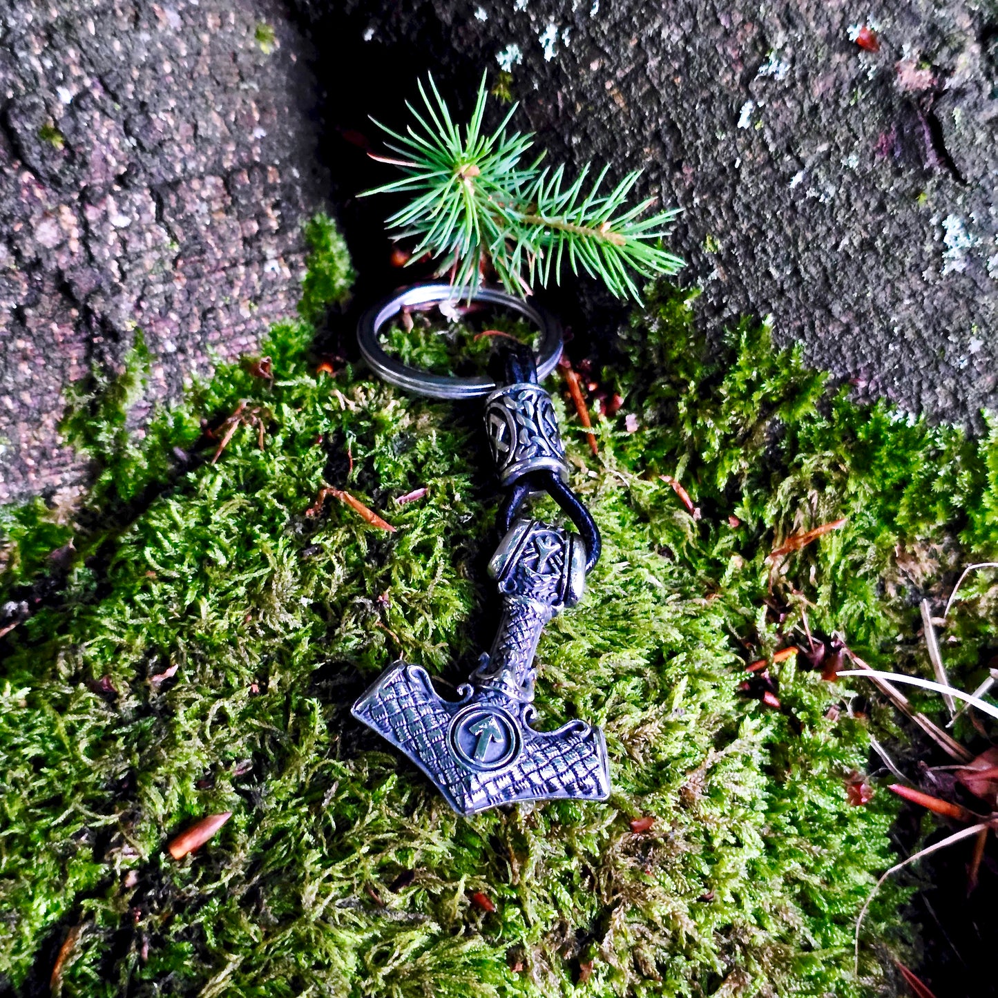 Keychain "Mjölnir Valknut" – Silver Edition