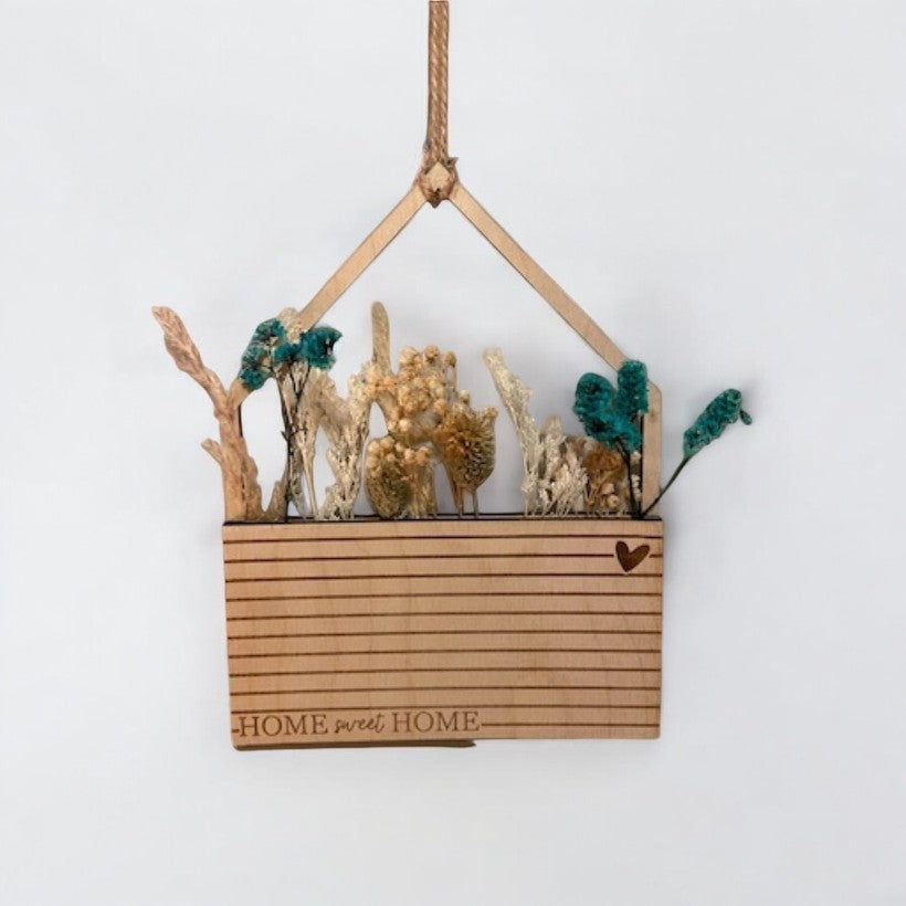 Hängehaus mit Tasche für Trockenblumen