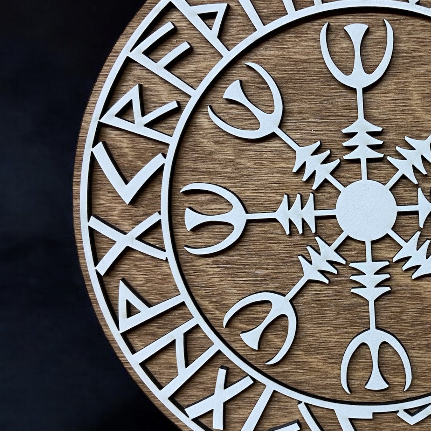 Wall decoration – Viking Shield with Runes &amp; Viking Compass 🛡️✨ - Type 4, Vers. 3