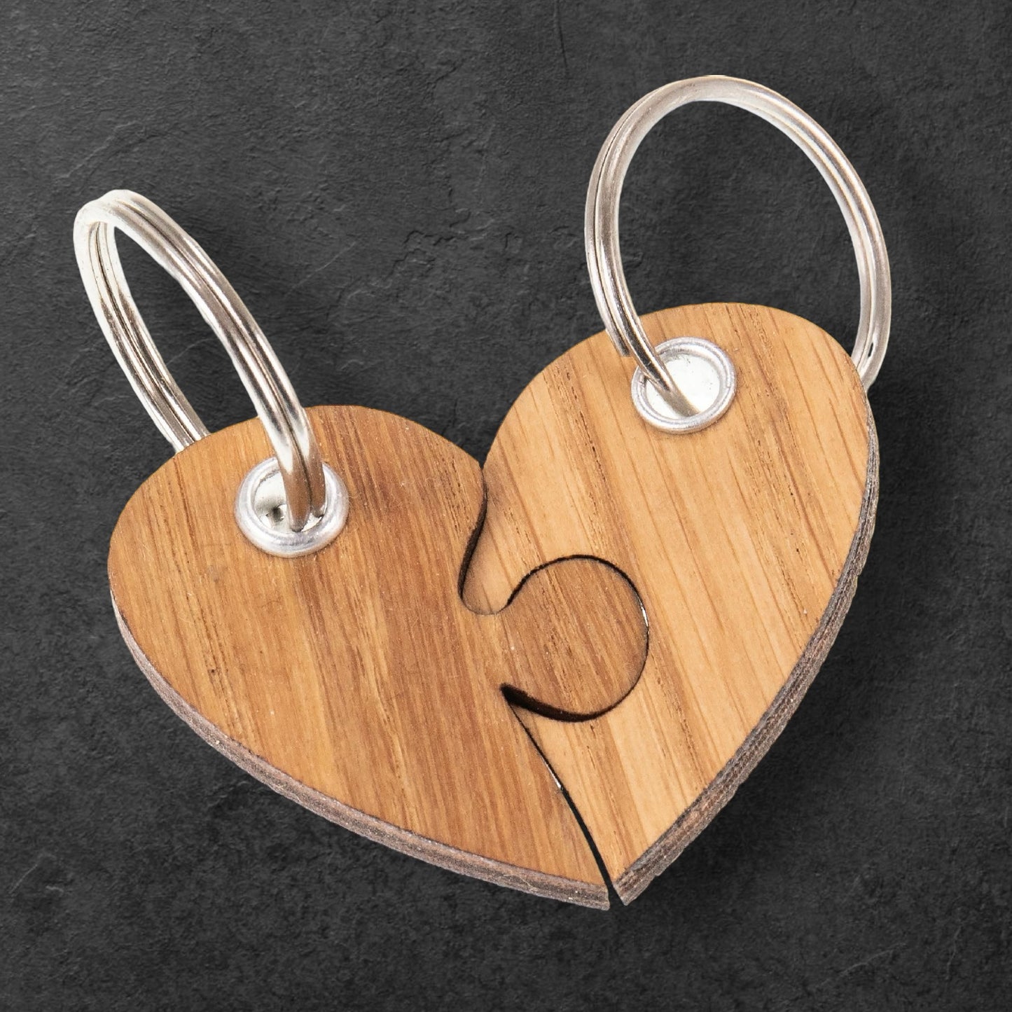 Schlüsselanhänger aus Holz - Geölte Eiche 5 mm - Herzpuzzle FSC®