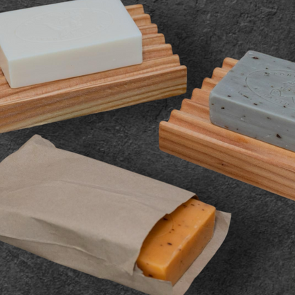 Soap holder in oiled larch wood - environmentally friendly bathroom accessories for nature lovers 