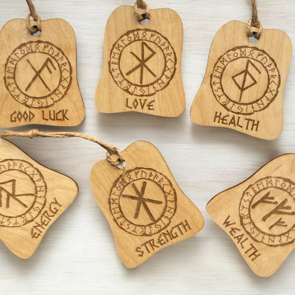 Nordic Rune Amulet – Protection and strength in an elegant design 🌿✨